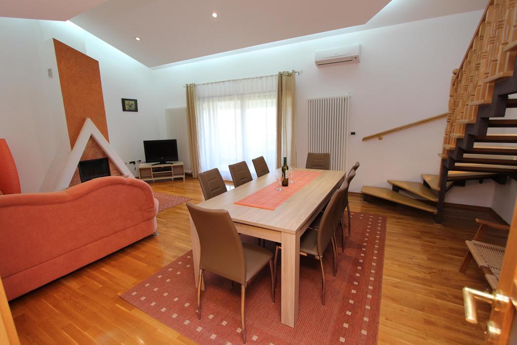 Apartment Villa Nera Pula Exterior photo