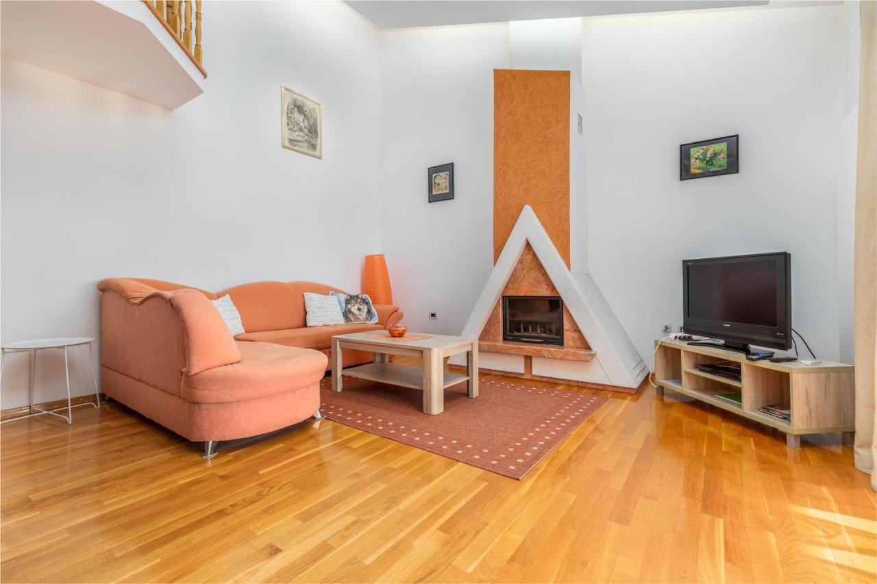 Apartment Villa Nera Pula Exterior photo