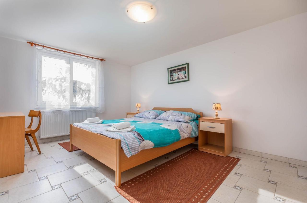 Apartment Villa Nera Pula Exterior photo